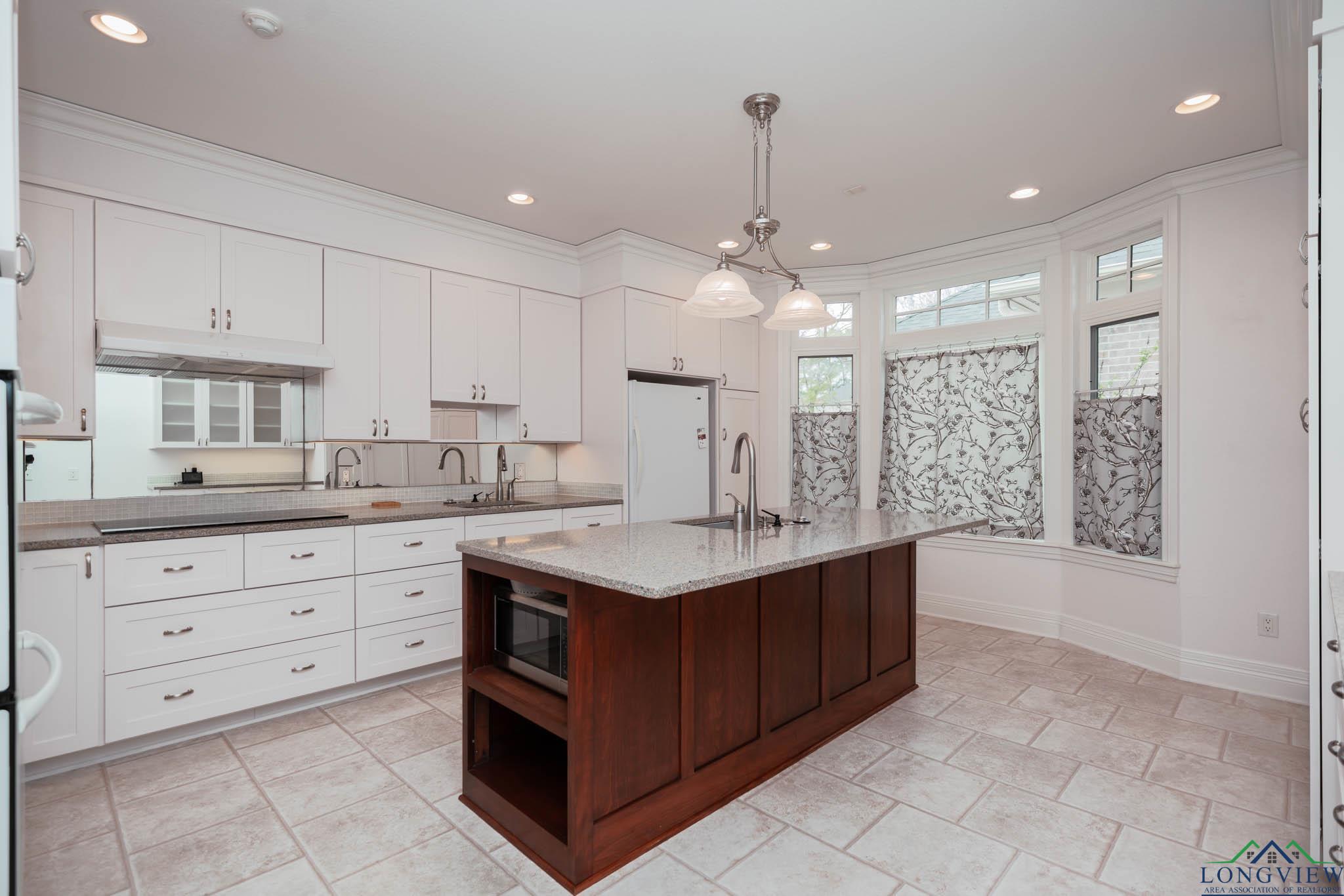 2202 E Robbinwood Lane, Longview, South Carolina image 11