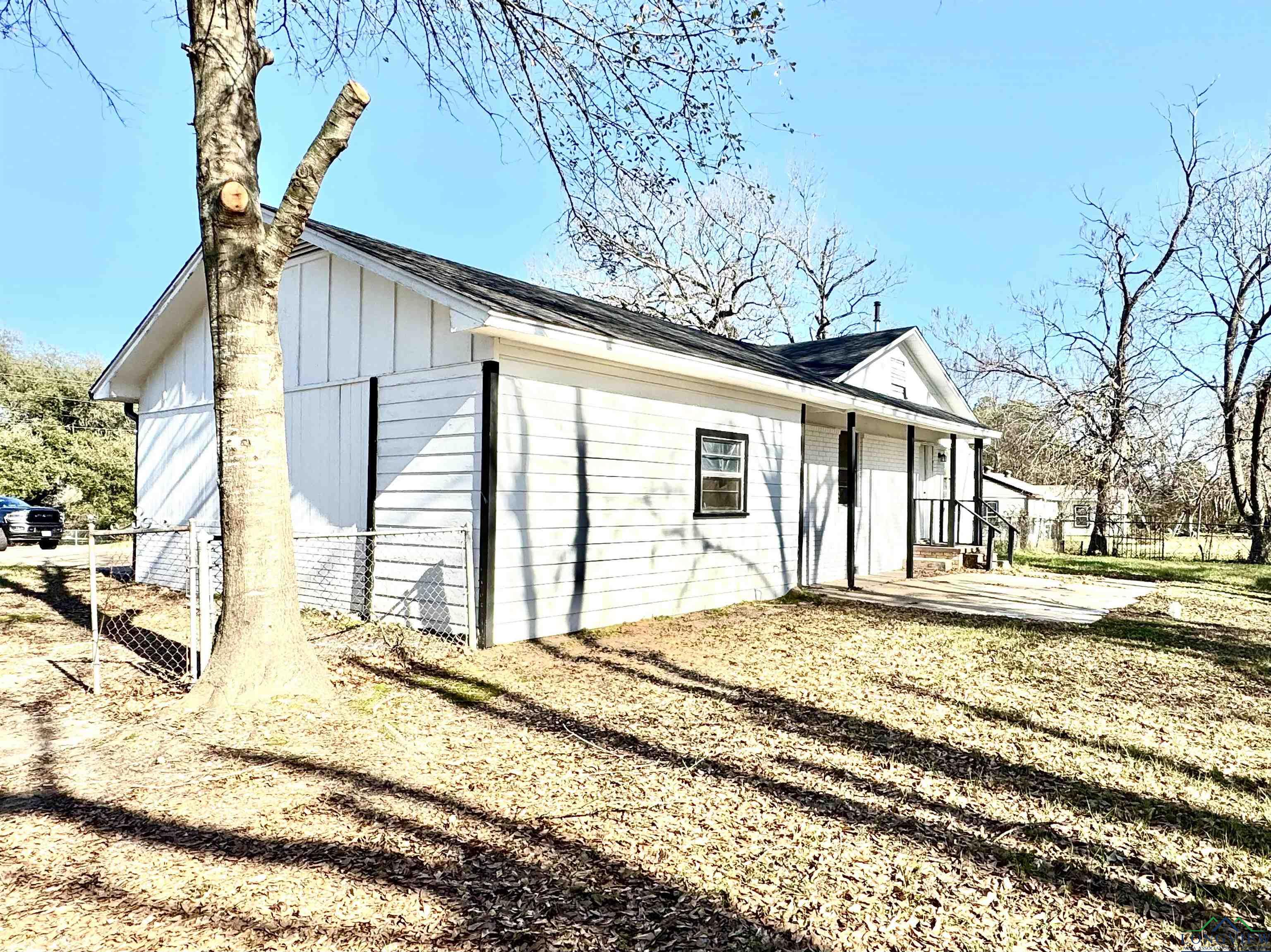 900 Vesta Ave, Gladewater, Texas image 3