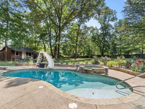 A home in Gladewater