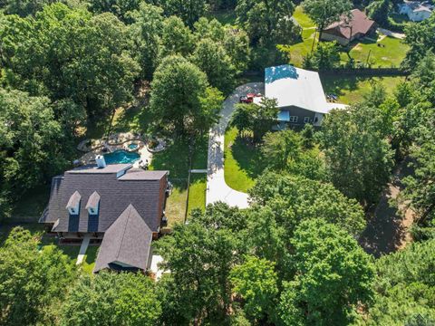 A home in Gladewater