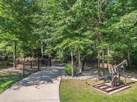 A home in Gladewater