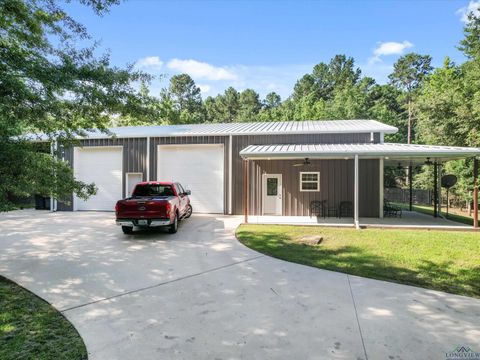 A home in Gladewater