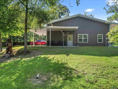 A home in Gladewater