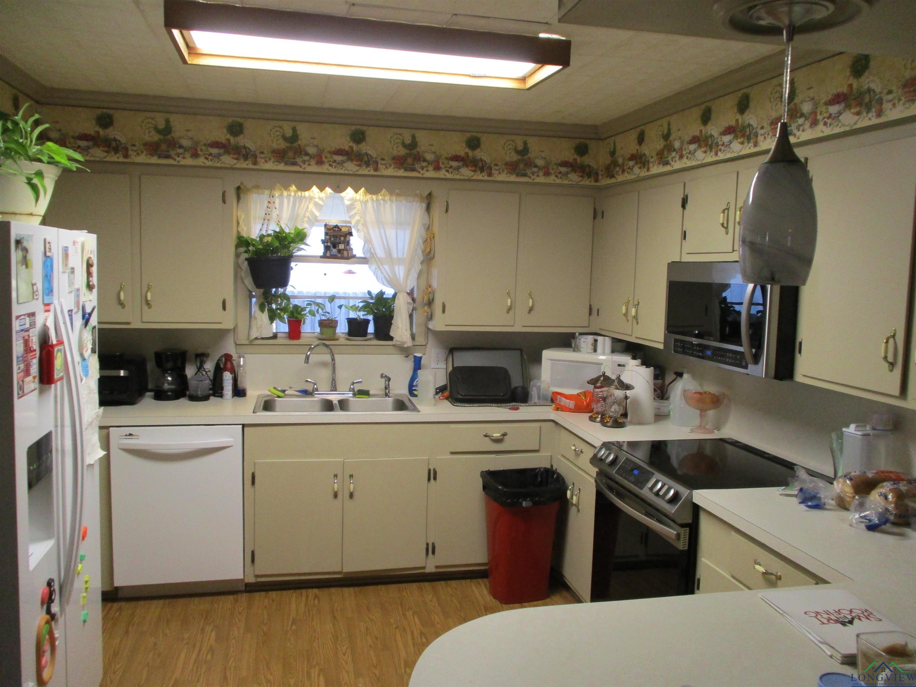 301 S Frisco Ave, Henderson, Texas image 4