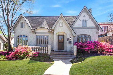 Homes For Sale - 210 Mockingbird Ln<br/> Tyler, TX 75701