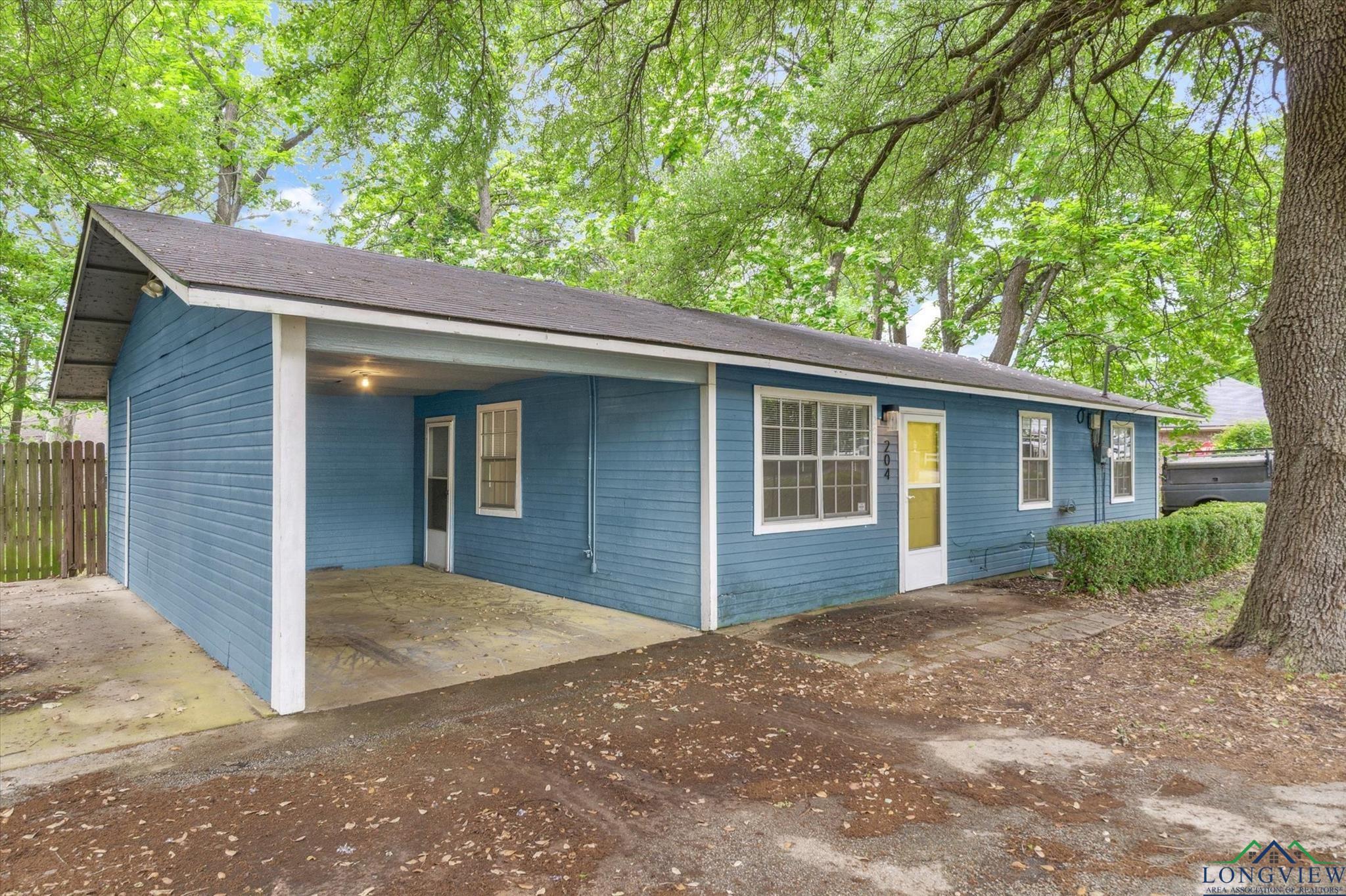 204 Half Street, Lindale, Texas image 1