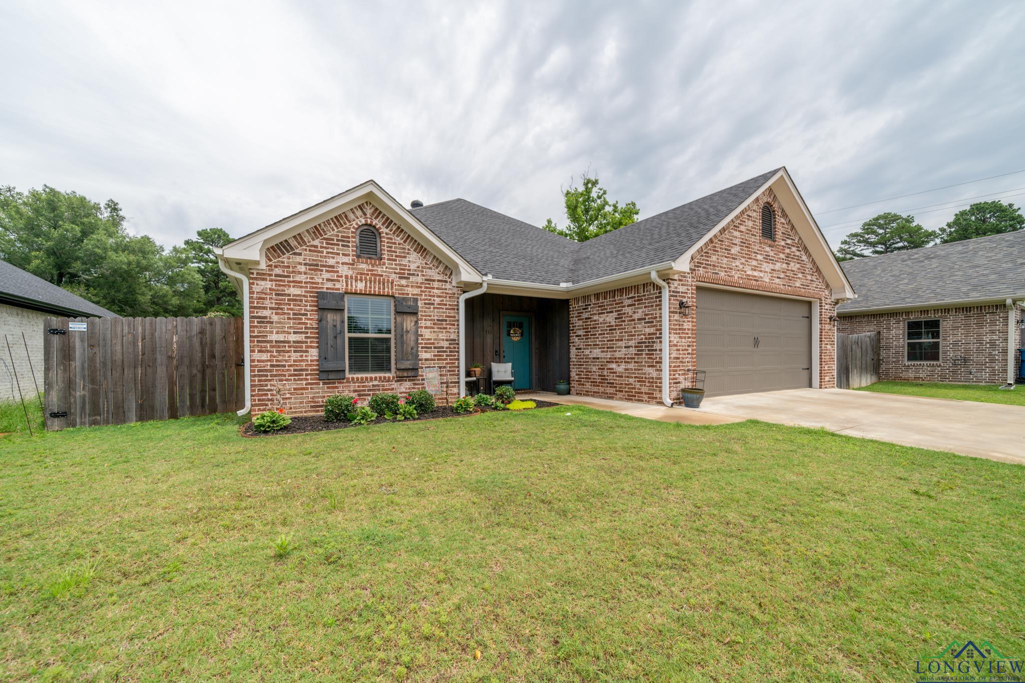 110 Morrison Ln, White Oak, Texas image 2