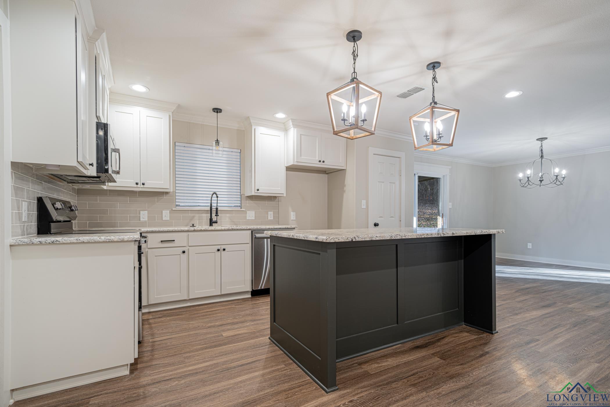 1561 Wendy Rd, New Diana, California image 5