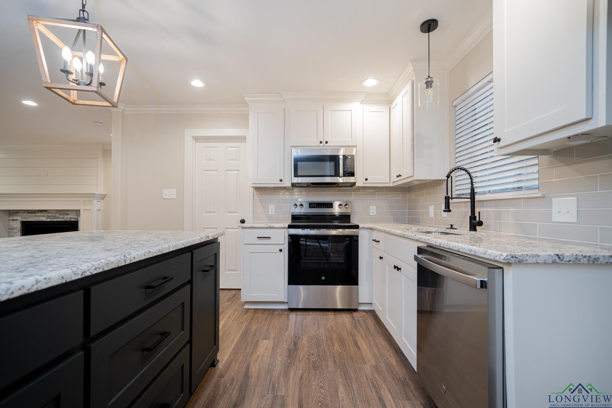 1561 Wendy Rd, New Diana, California image 4