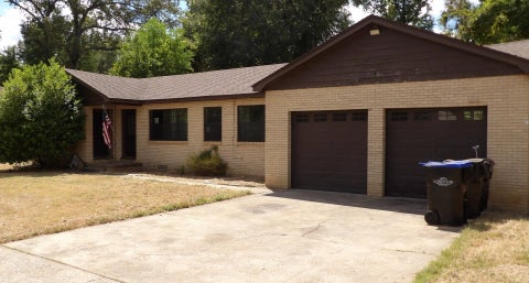 Homes For Sale - 107 Peterson Pl<br/> Longview, TX 75602