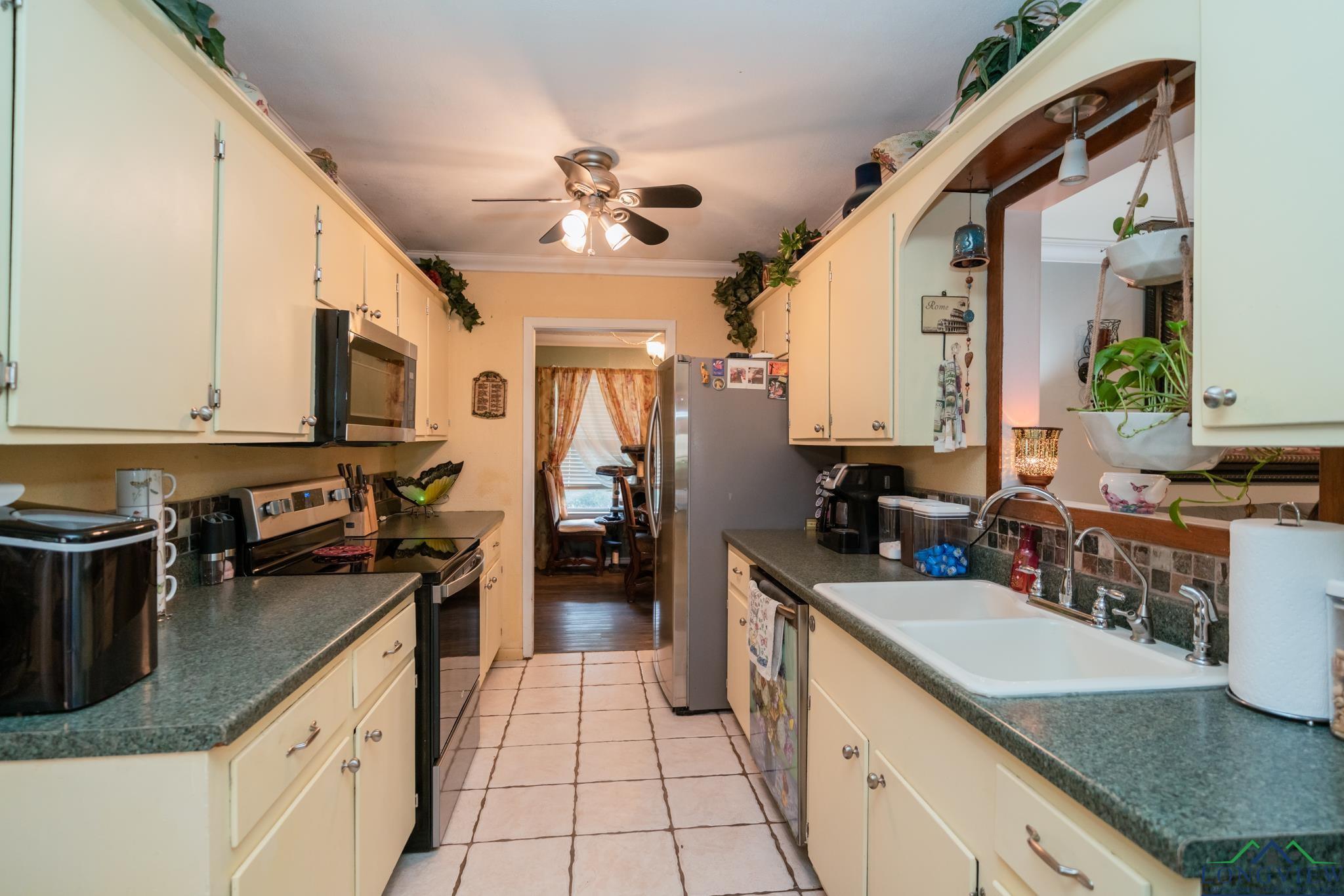 219 N Wooded Trail, Longview, Texas image 12