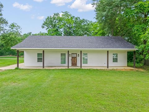 Homes For Sale - 119 Crawford Street<br/> Gilmer, TX 75644