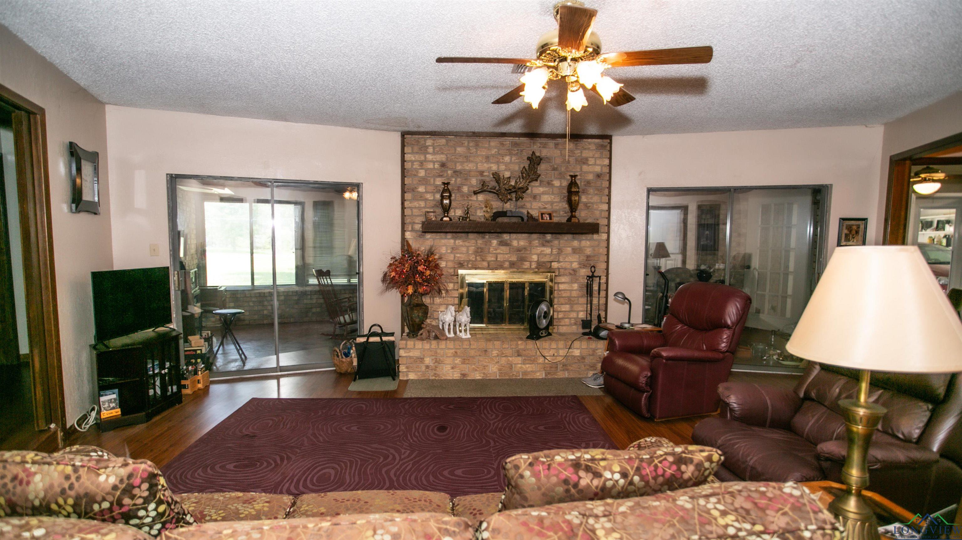 242 W Victoria Woods St, Waskom, Texas image 4