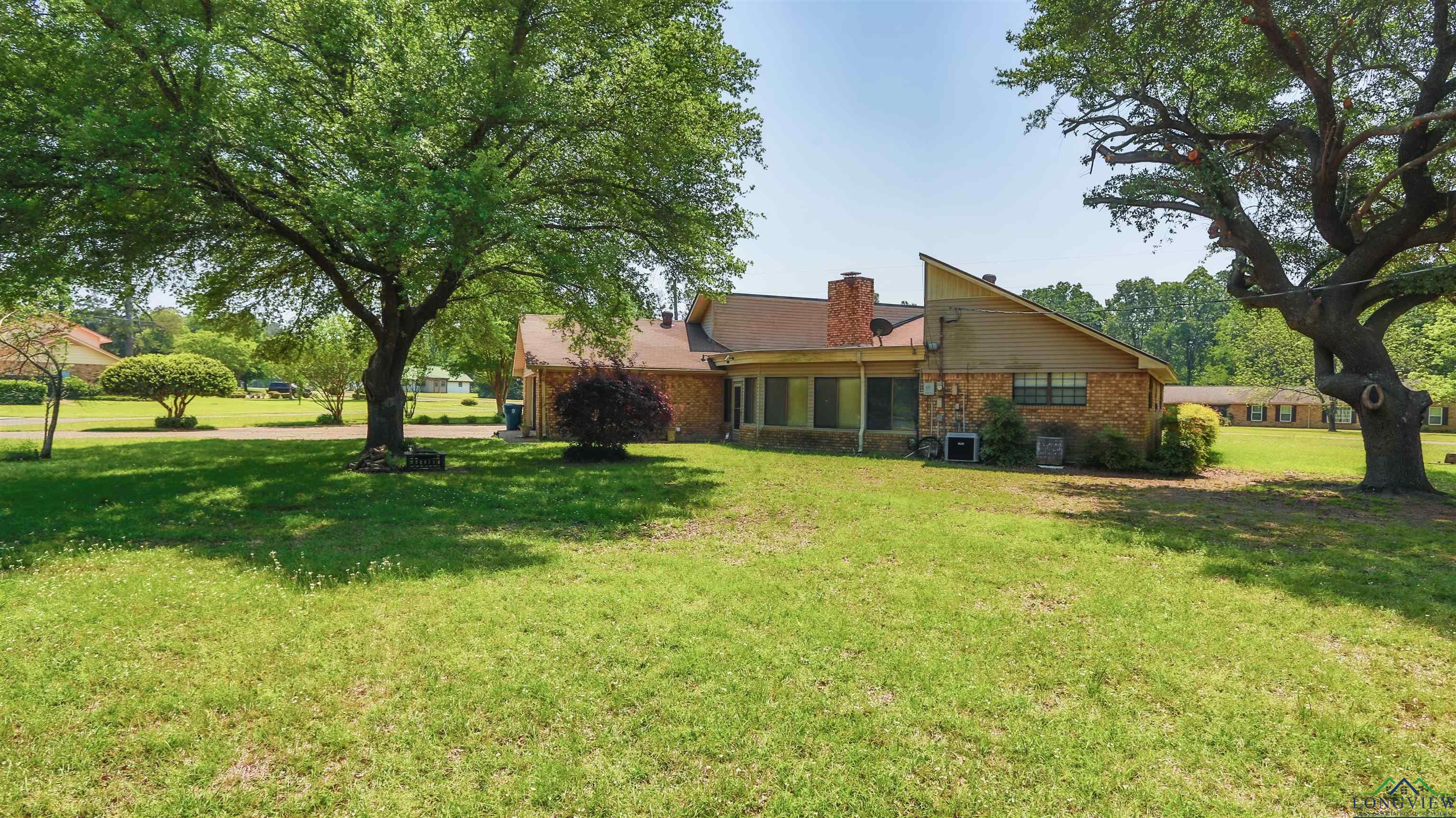 242 W Victoria Woods St, Waskom, Texas image 2