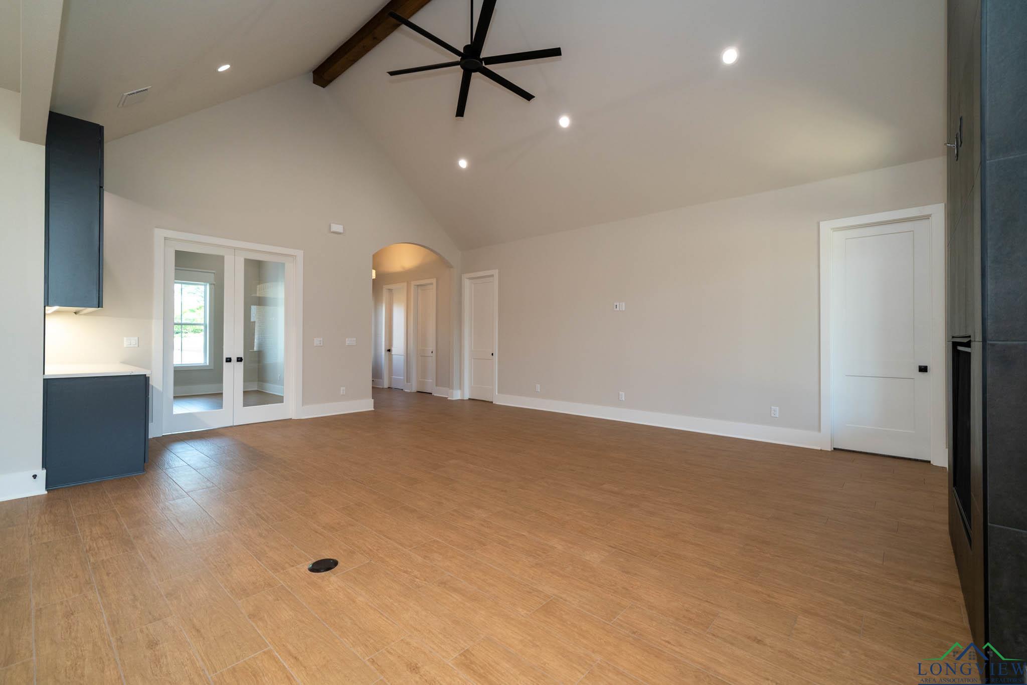 3927 Hidden Hills Cir, Longview, Texas image 9