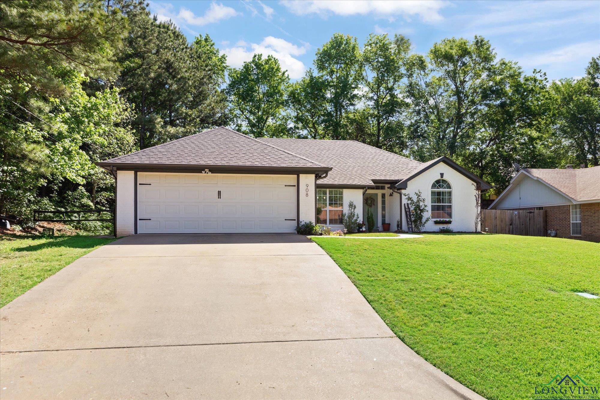 908 Victoria Dr, Longview, Texas image 3