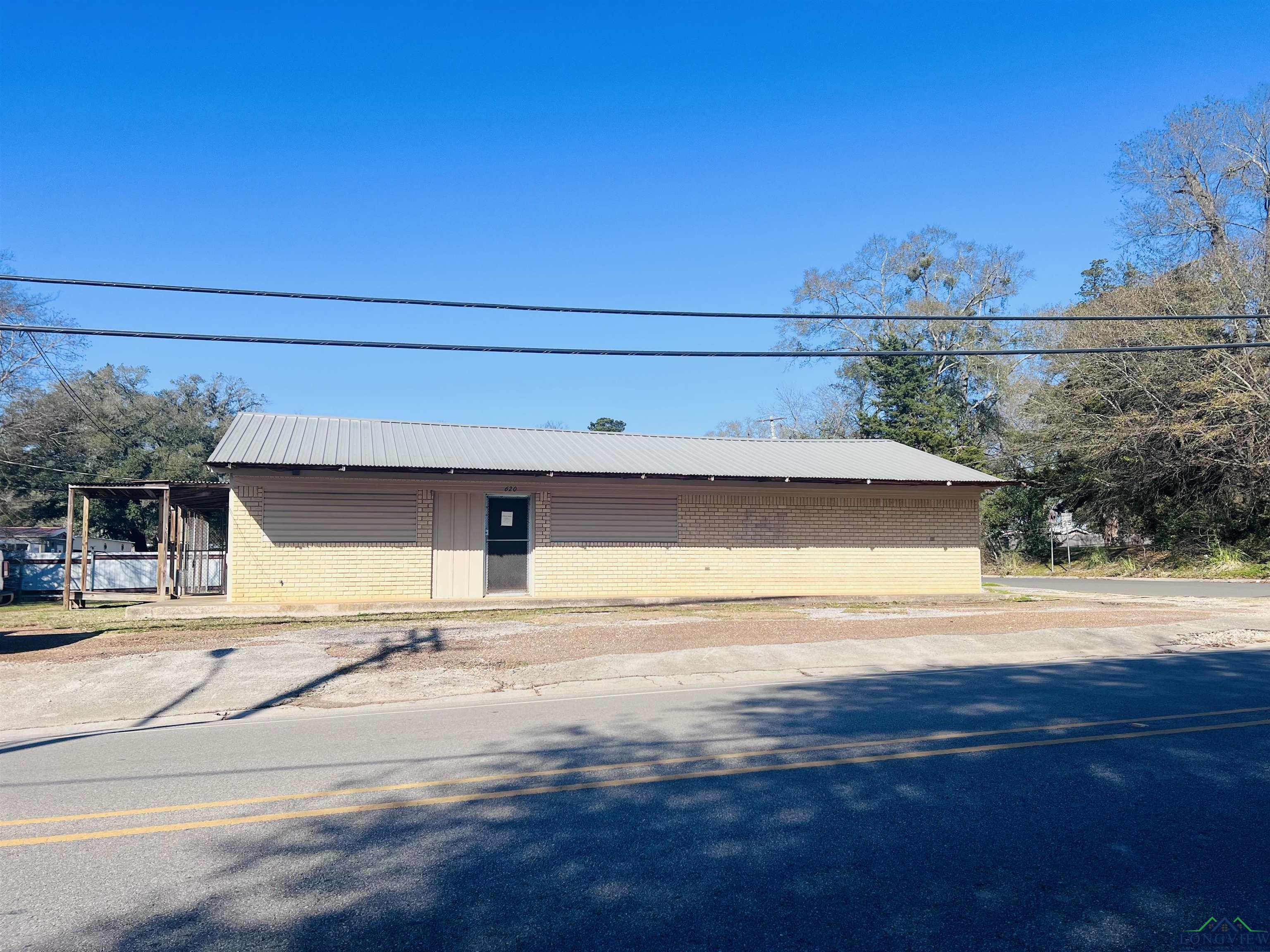 620 Logansport Street, Center, Texas image 6