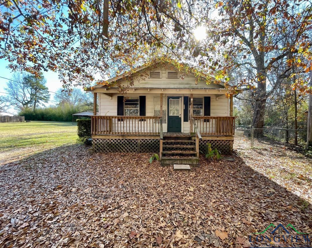 616 W Center Street, White Oak, Texas image 2