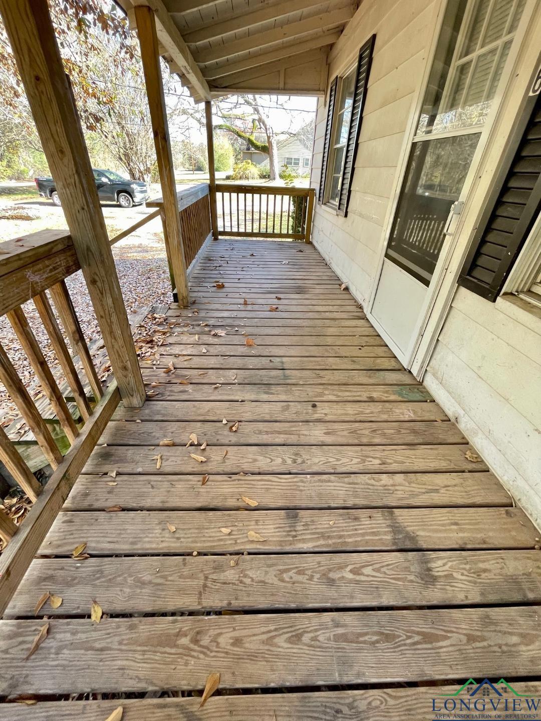 616 W Center Street, White Oak, Texas image 6