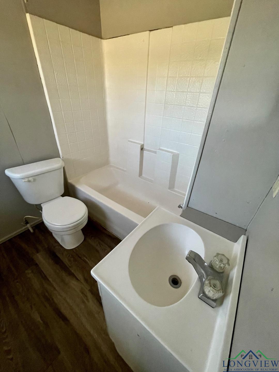 616 W Center Street, White Oak, Texas image 11