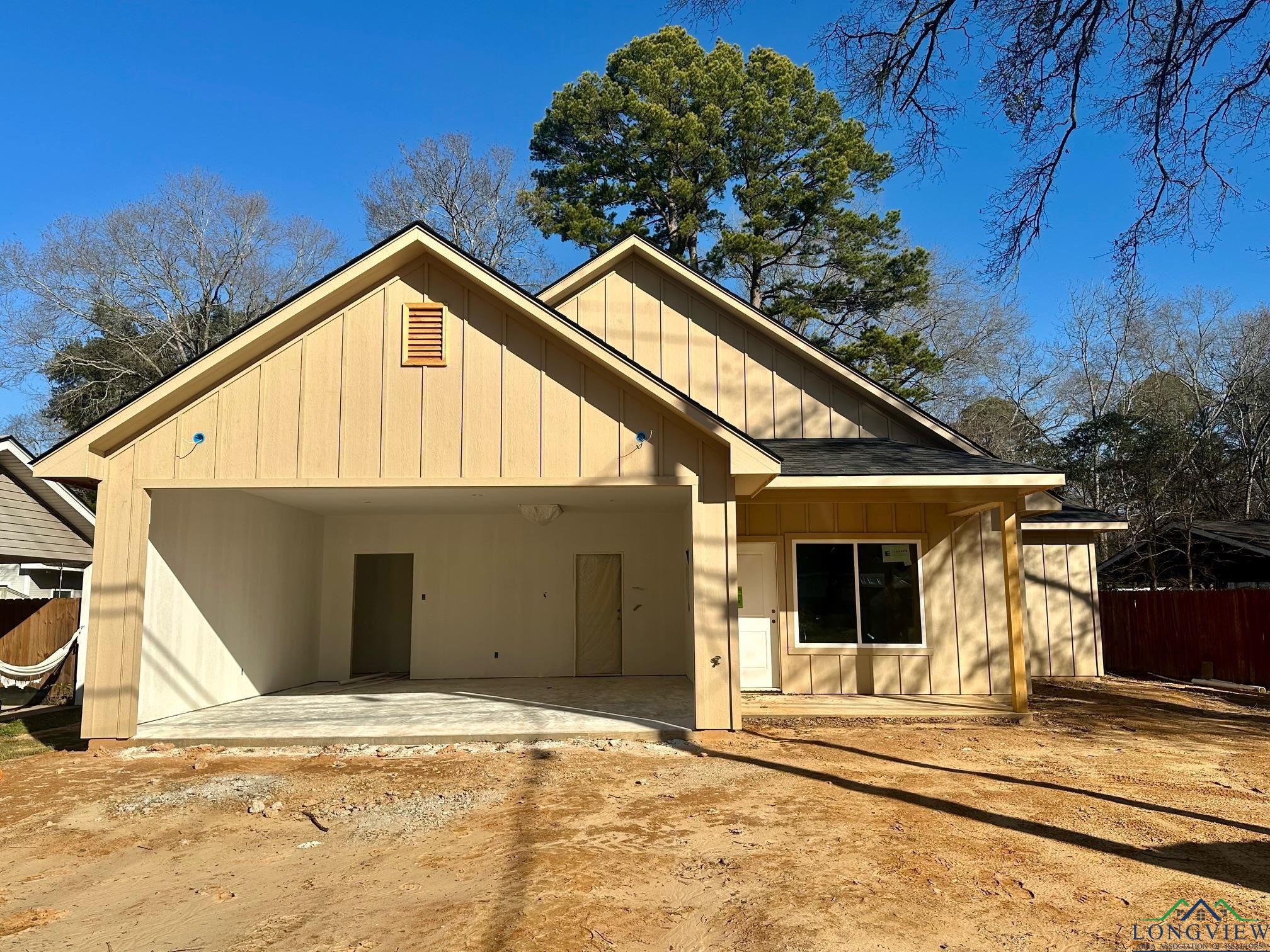 107 Tuttle Rd, White Oak, Texas image 1
