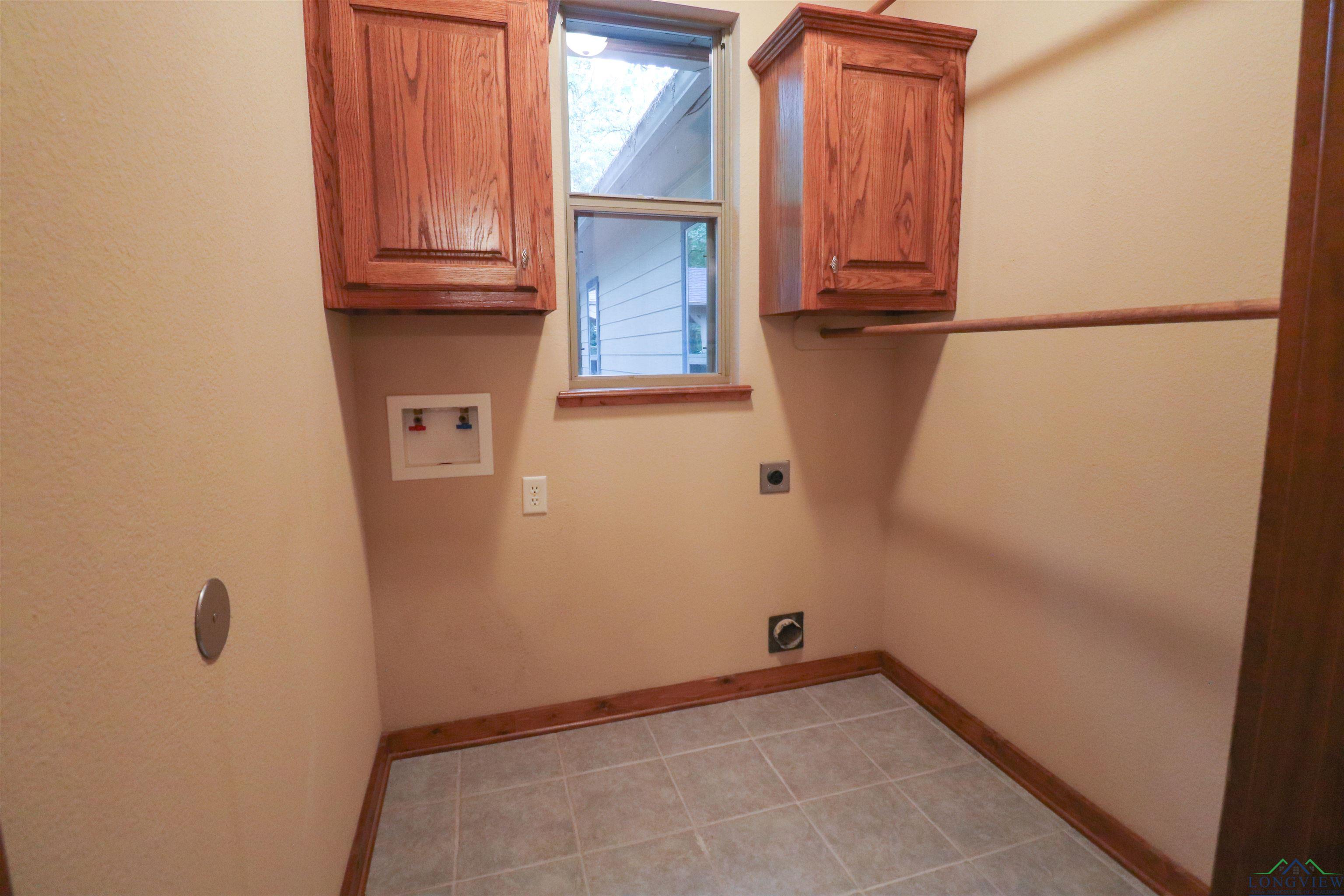 153 Cr 2433, Pittsburg, Texas image 24