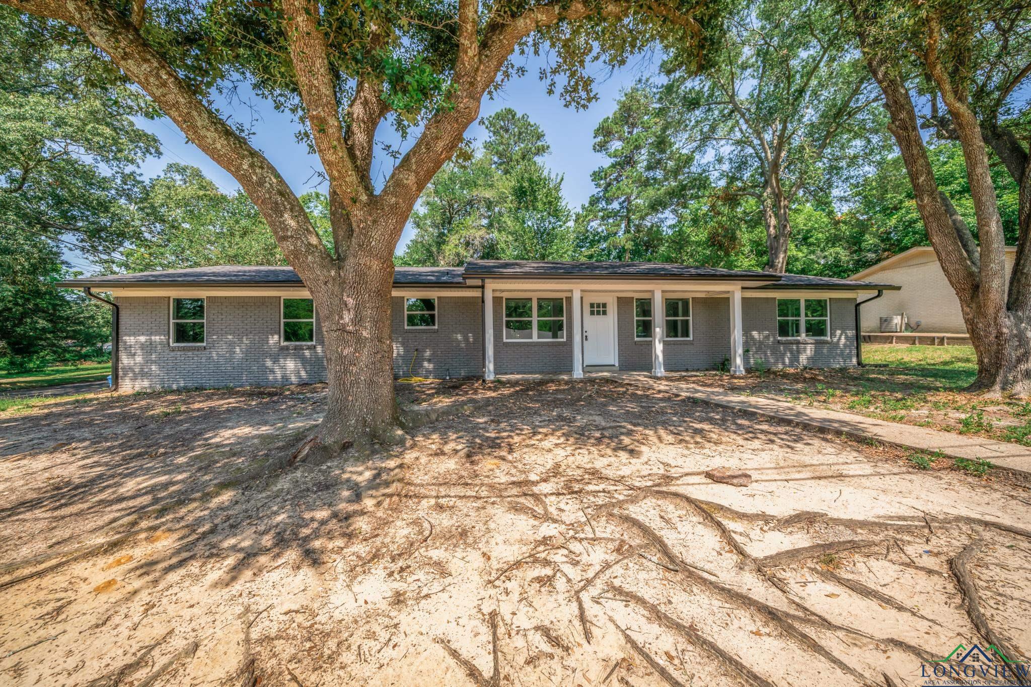 405 S Pecan St, White Oak, Texas image 20