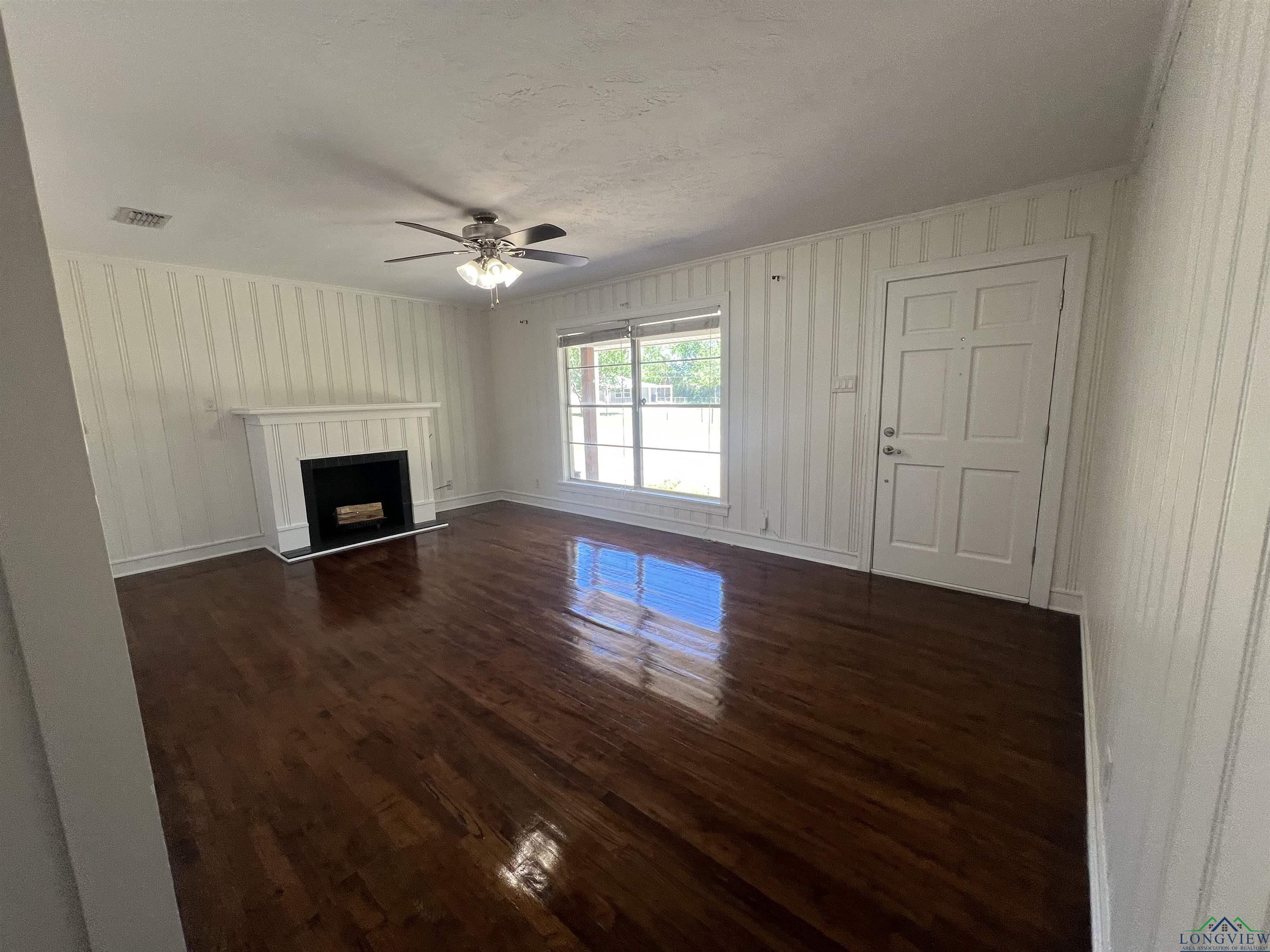 1107 Hackberry Ave, Gladewater, Texas image 27