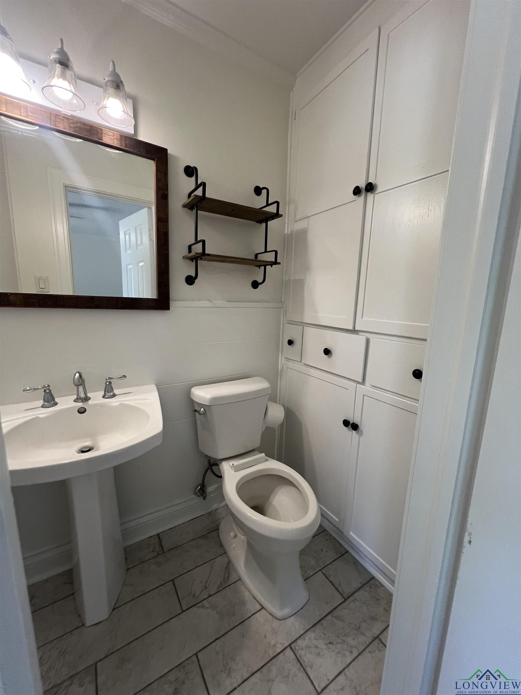 1107 Hackberry Ave, Gladewater, Texas image 18