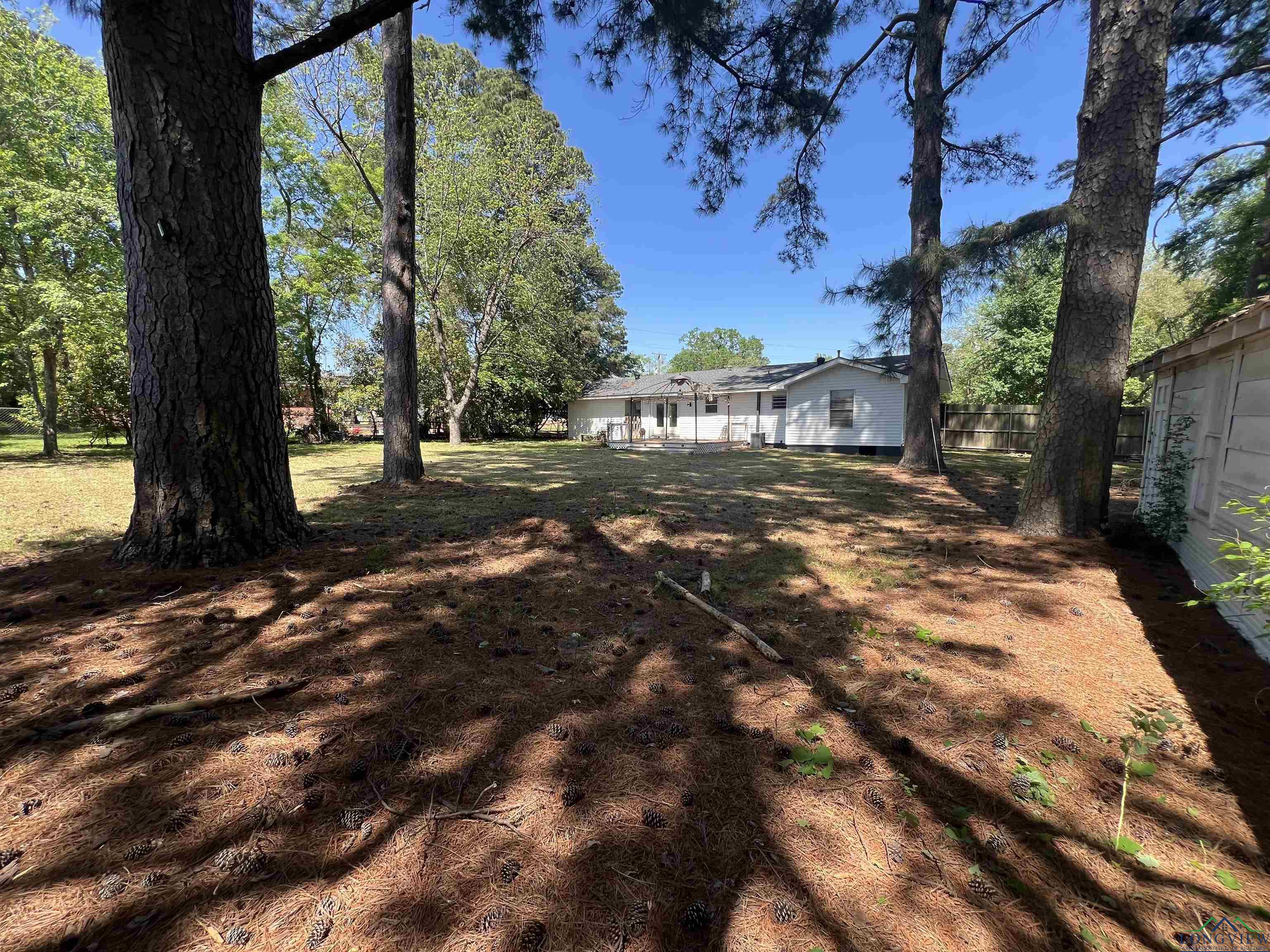 1107 Hackberry Ave, Gladewater, Texas image 31