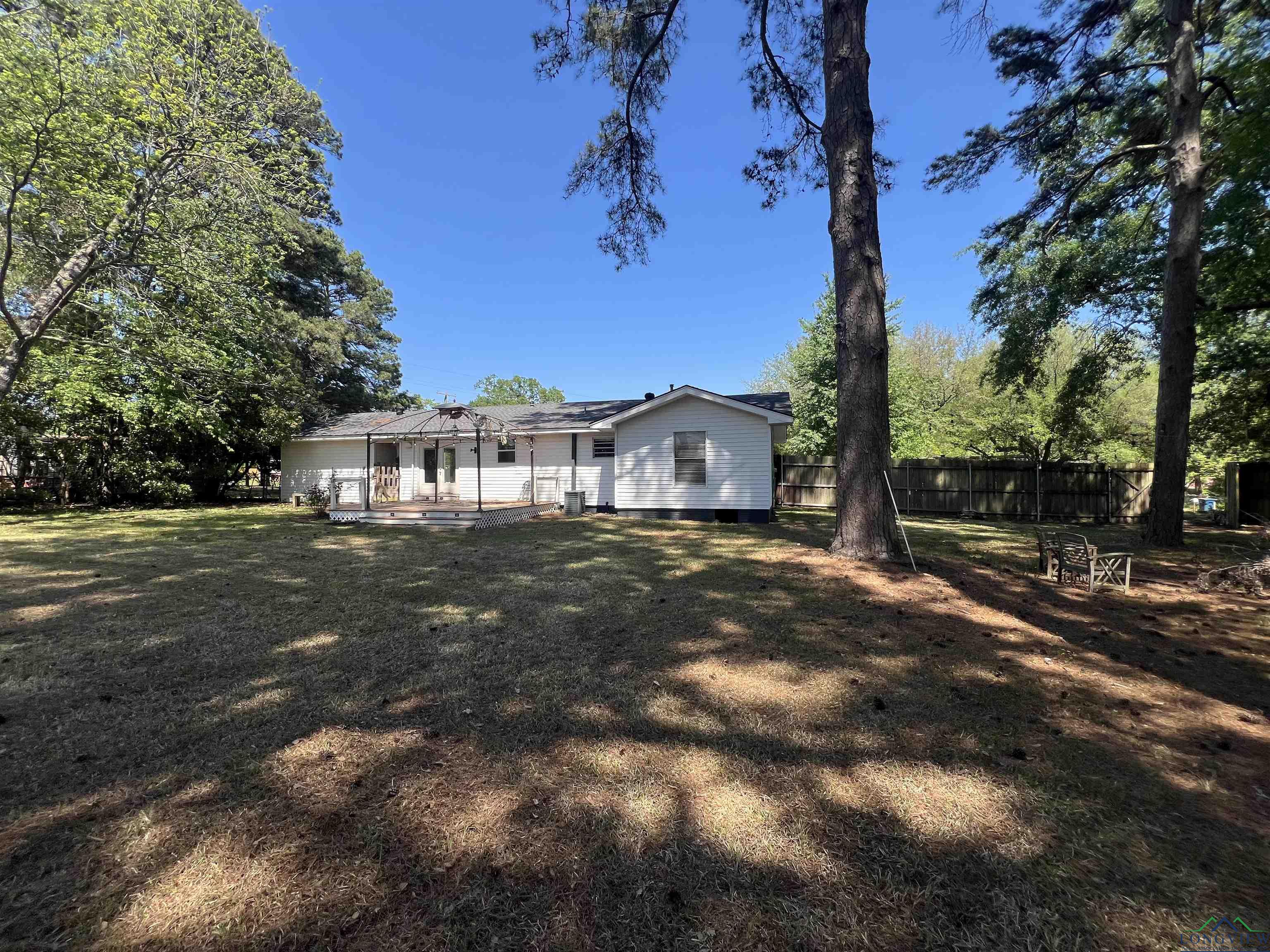 1107 Hackberry Ave, Gladewater, Texas image 29