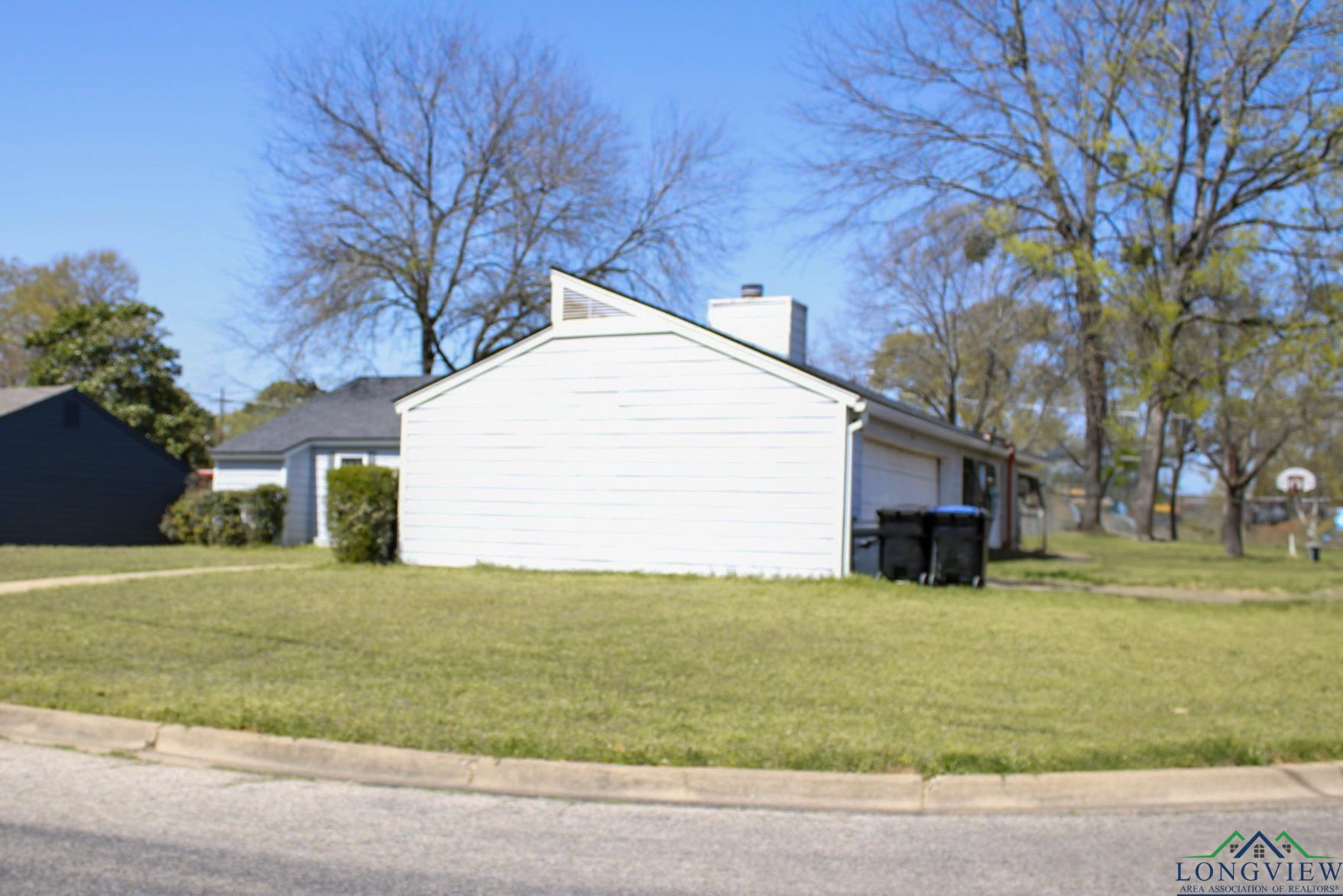 1601 Shely St, Longview, Texas image 2