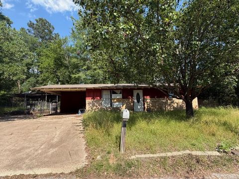 Homes For Sale - 1107 W Paschal Street<br/> Troup, TX 75789