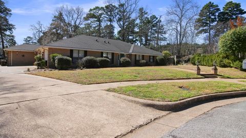 Homes For Sale - 2829 Yorktown Drive<br/> Tyler, TX 75701