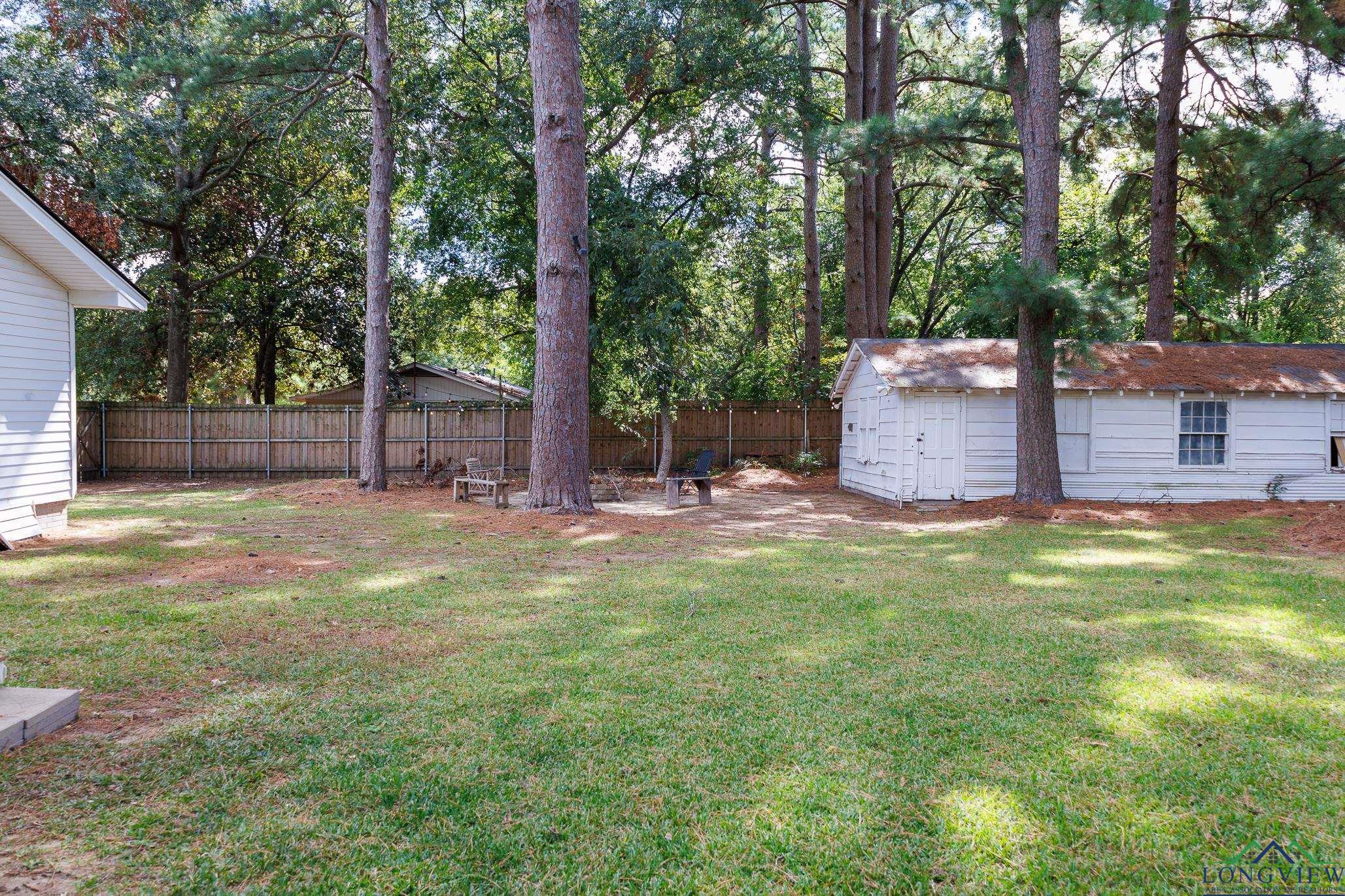 1107 N Hackberry Ave, Gladewater, Texas image 24