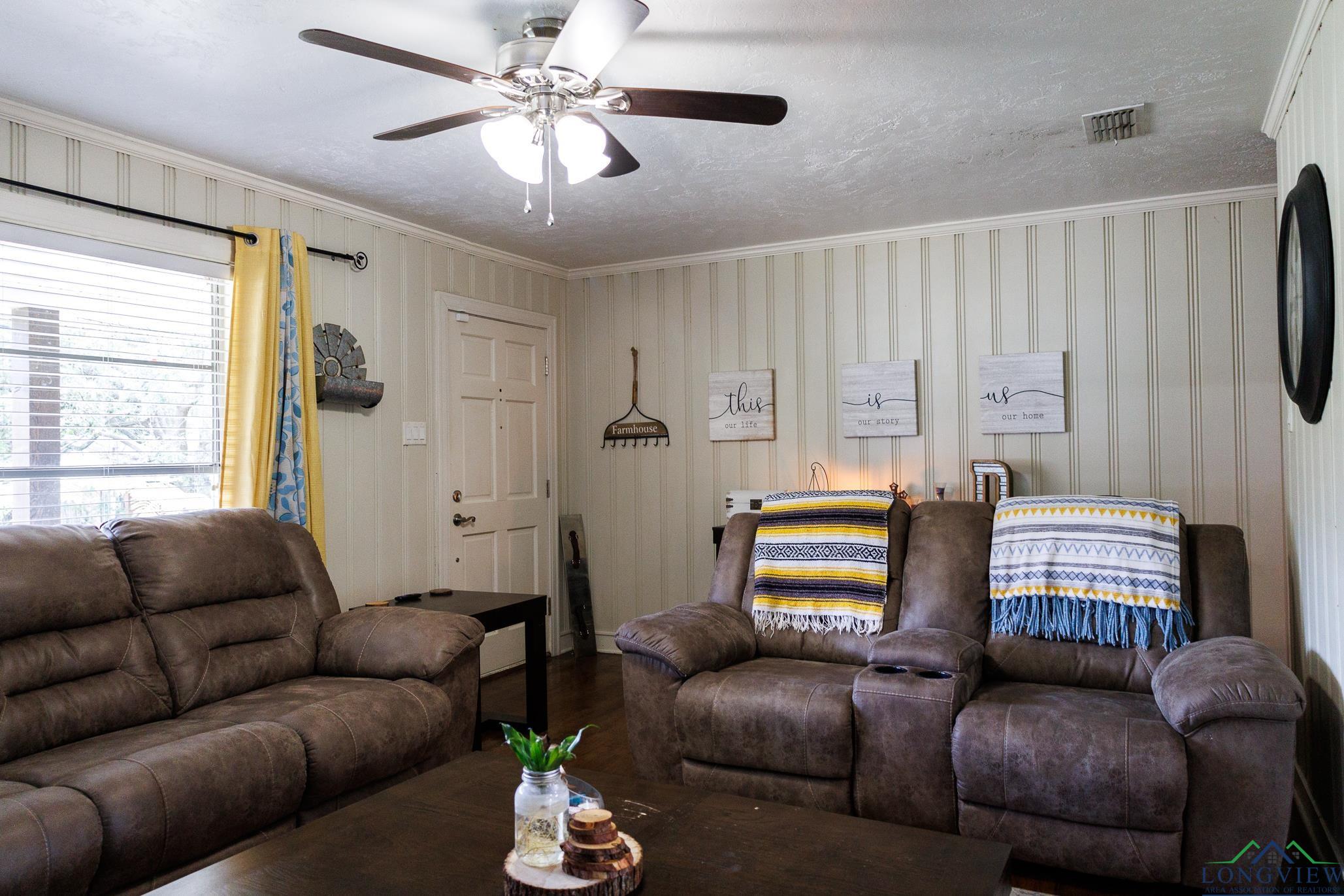 1107 N Hackberry Ave, Gladewater, Texas image 3