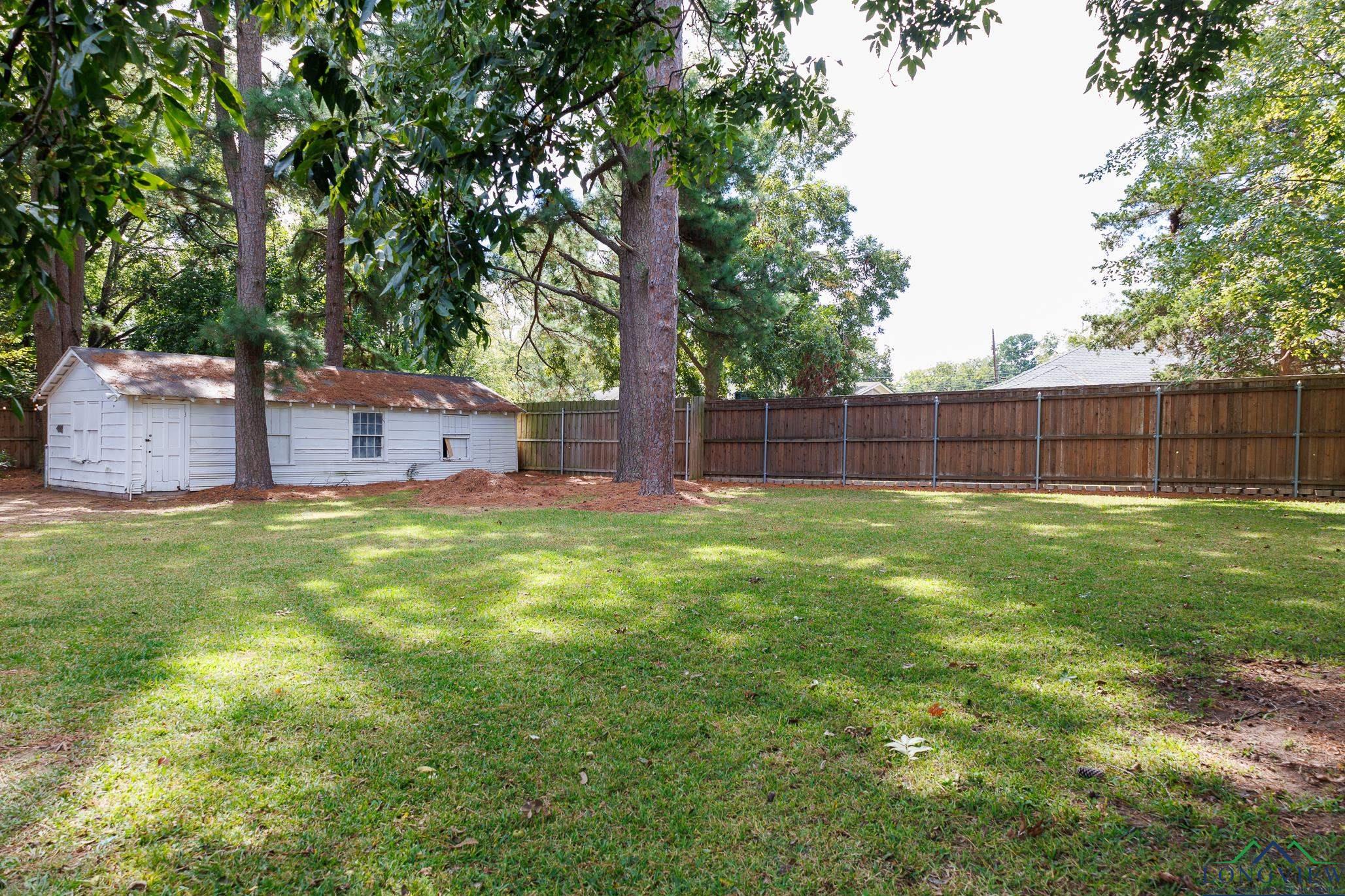 1107 N Hackberry Ave, Gladewater, Texas image 23