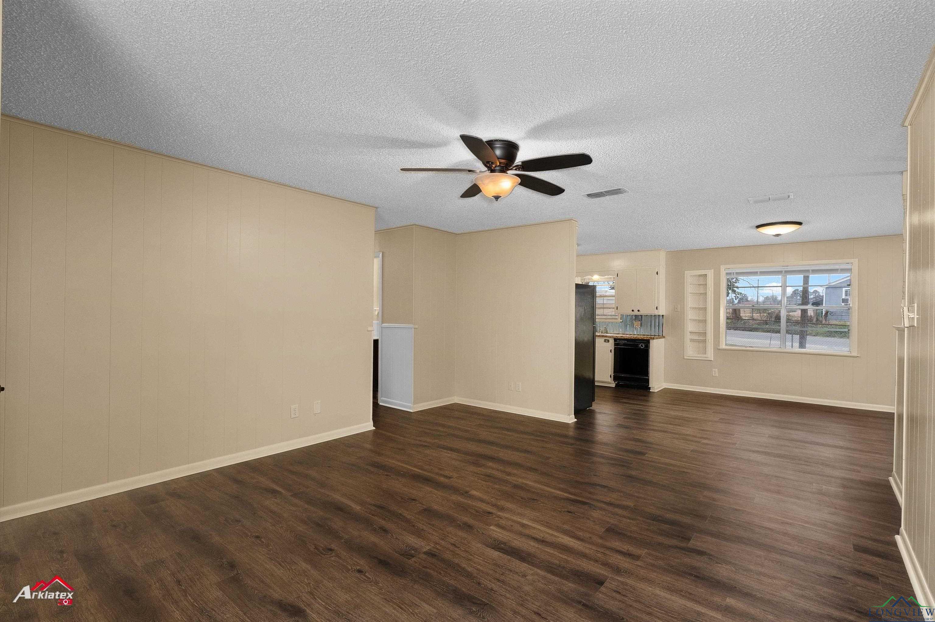 613 W Beverly Dr, Carthage, Texas image 9