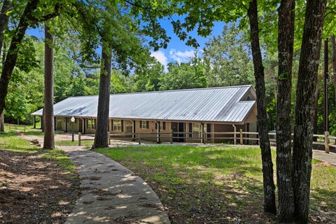 Condo For Sale - 516 Holly Trail East Trl<br/> Holly Lake Ranch, TX 75765