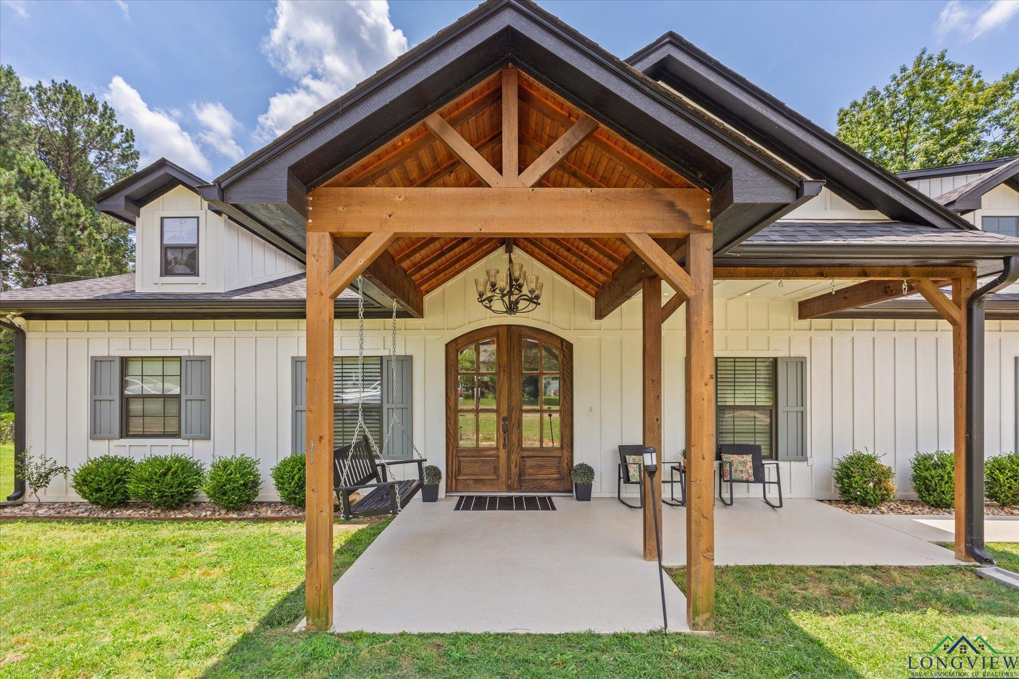 223 Circle Ridge Drive, Gilmer, Texas image 2