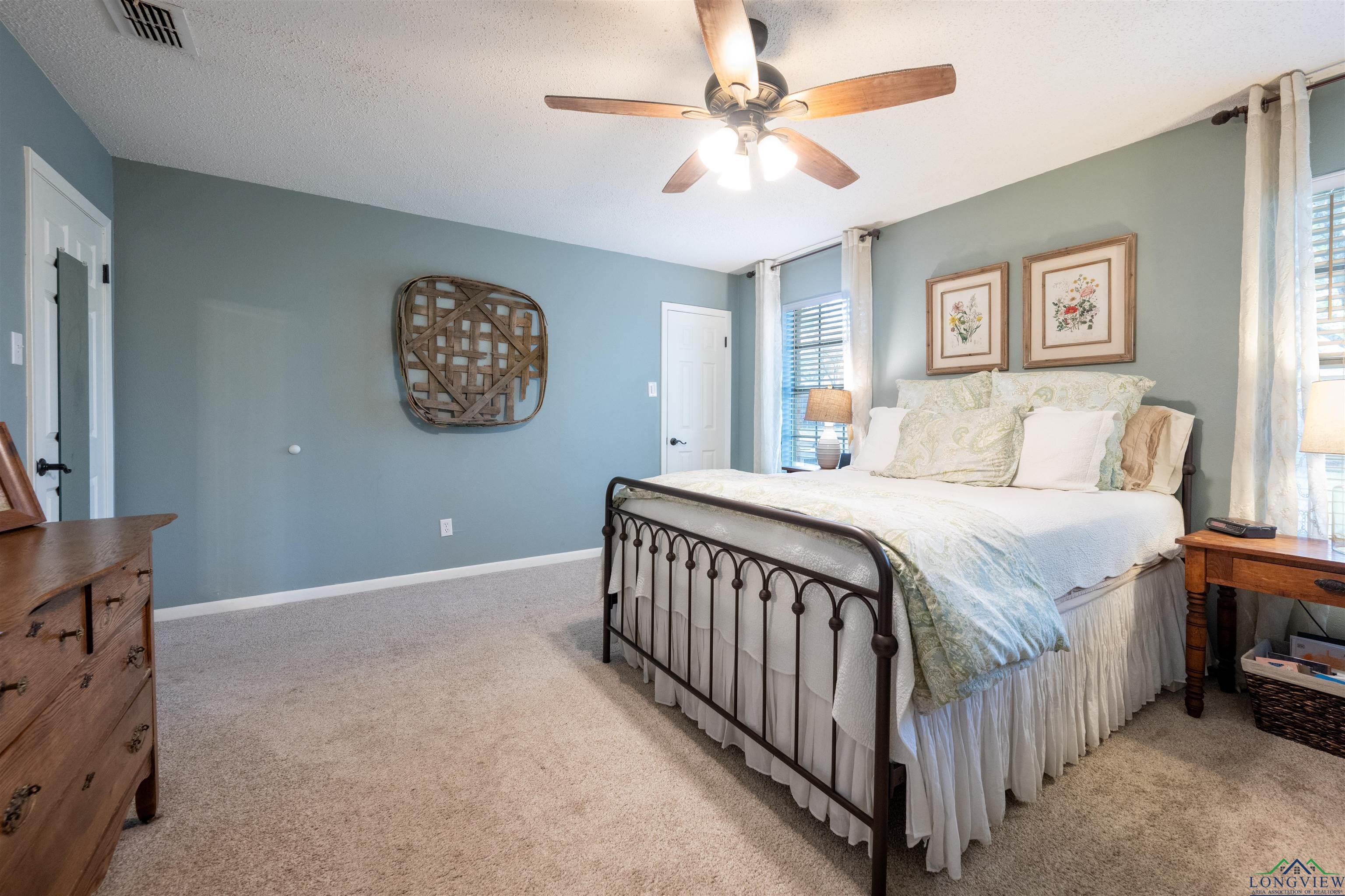 608 Berkshire Dr, Longview, Texas image 16