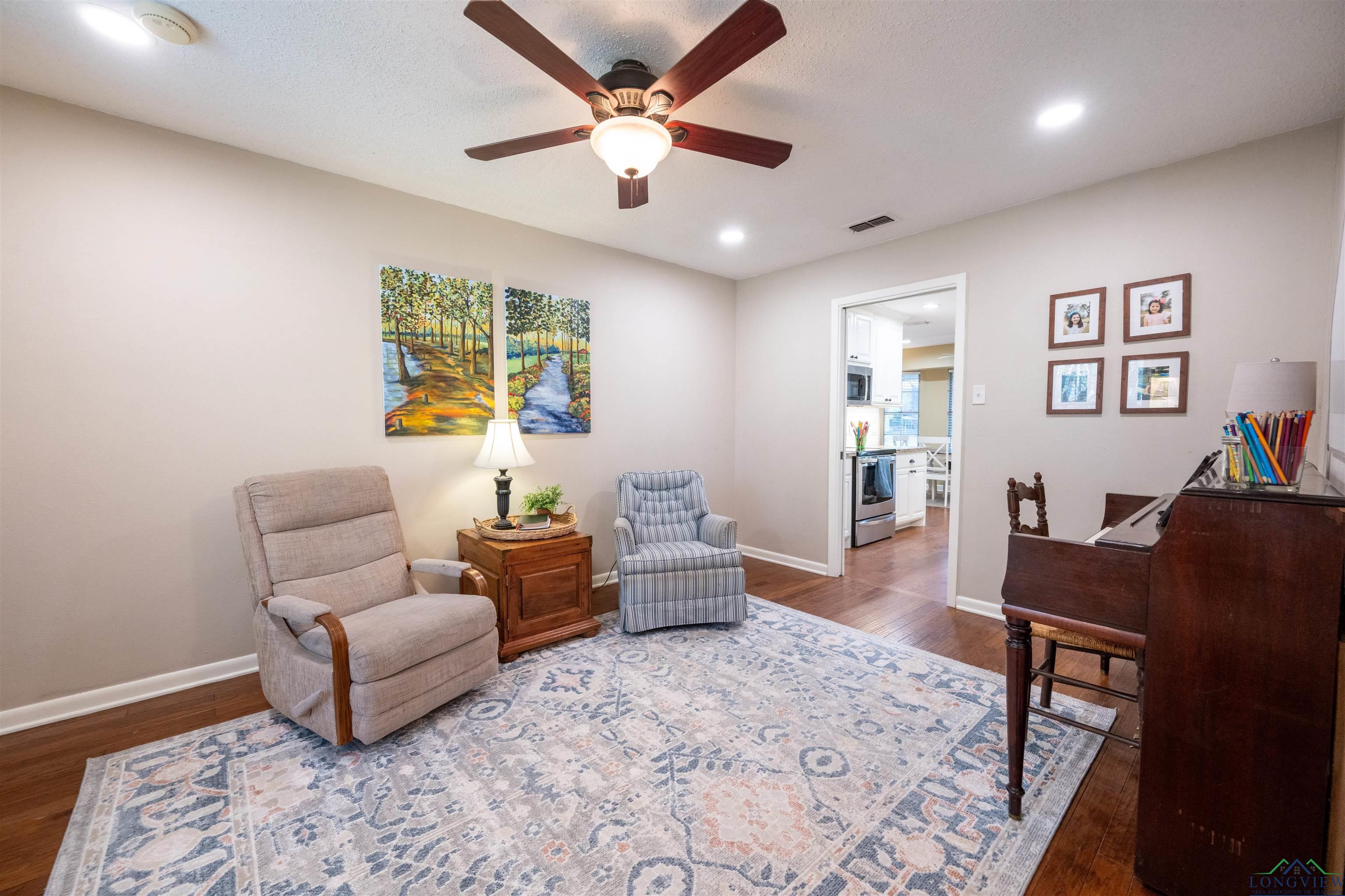 608 Berkshire Dr, Longview, Texas image 10