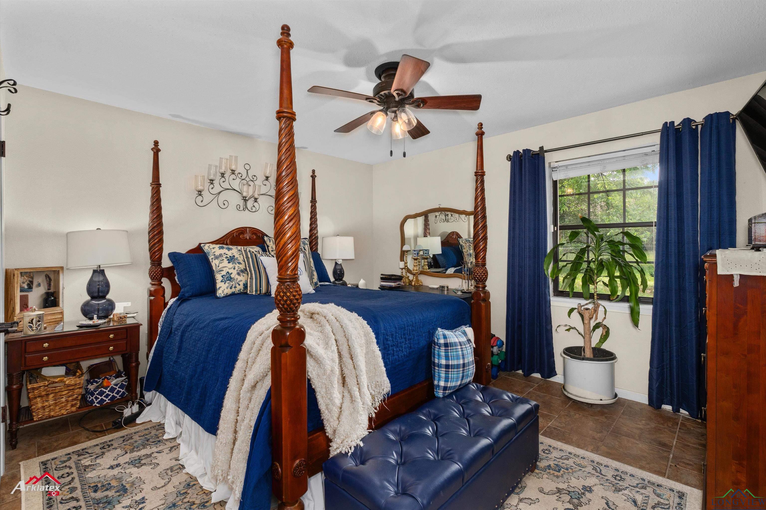 300 Henley Perry Dr, Marshall, Texas image 5