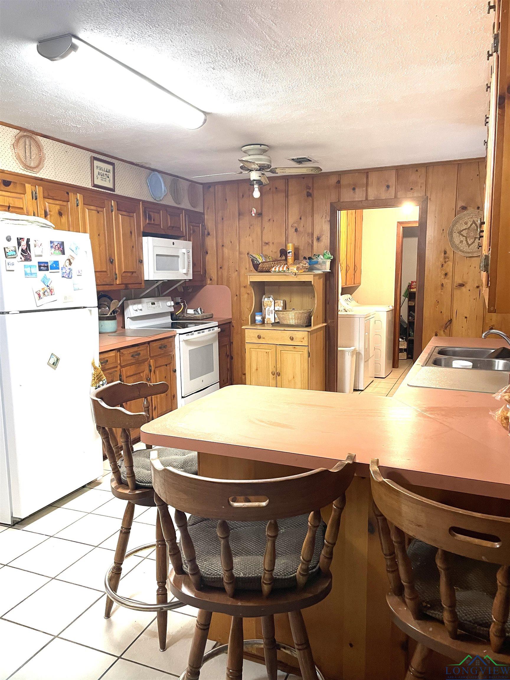105 Walker Drive, Naples, Texas image 7