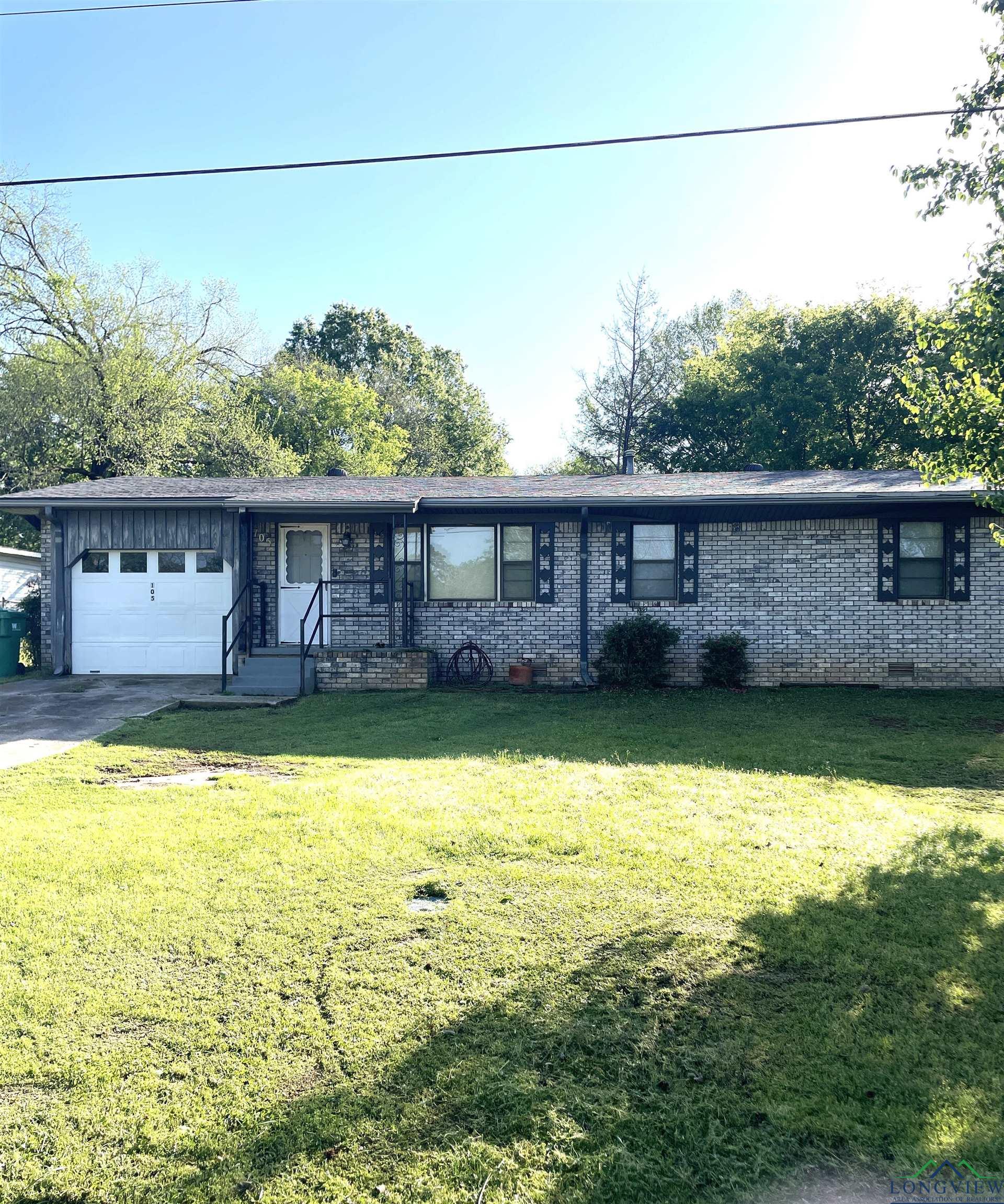 105 Walker Drive, Naples, Texas image 1