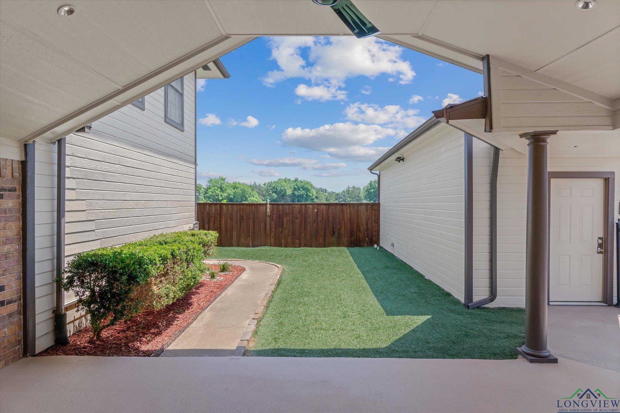302 Erwin St, Edgewood, Texas image 2