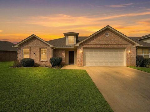 Townhouse For Sale - 2203 Woodgrove Ln<br/> Longview, TX 75605