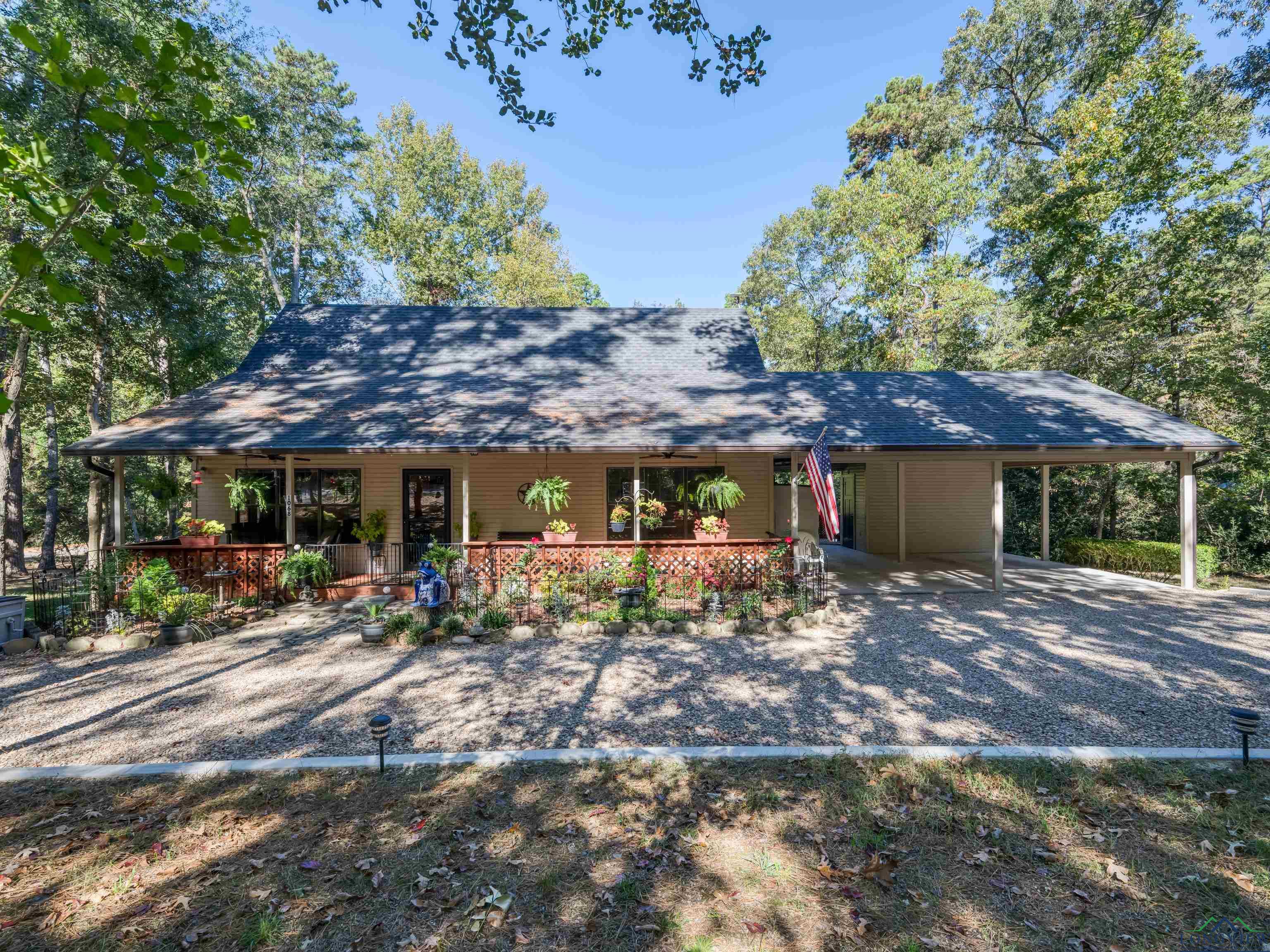 1068 Valleywood Trail, Holly Lake Ranch, Texas image 1