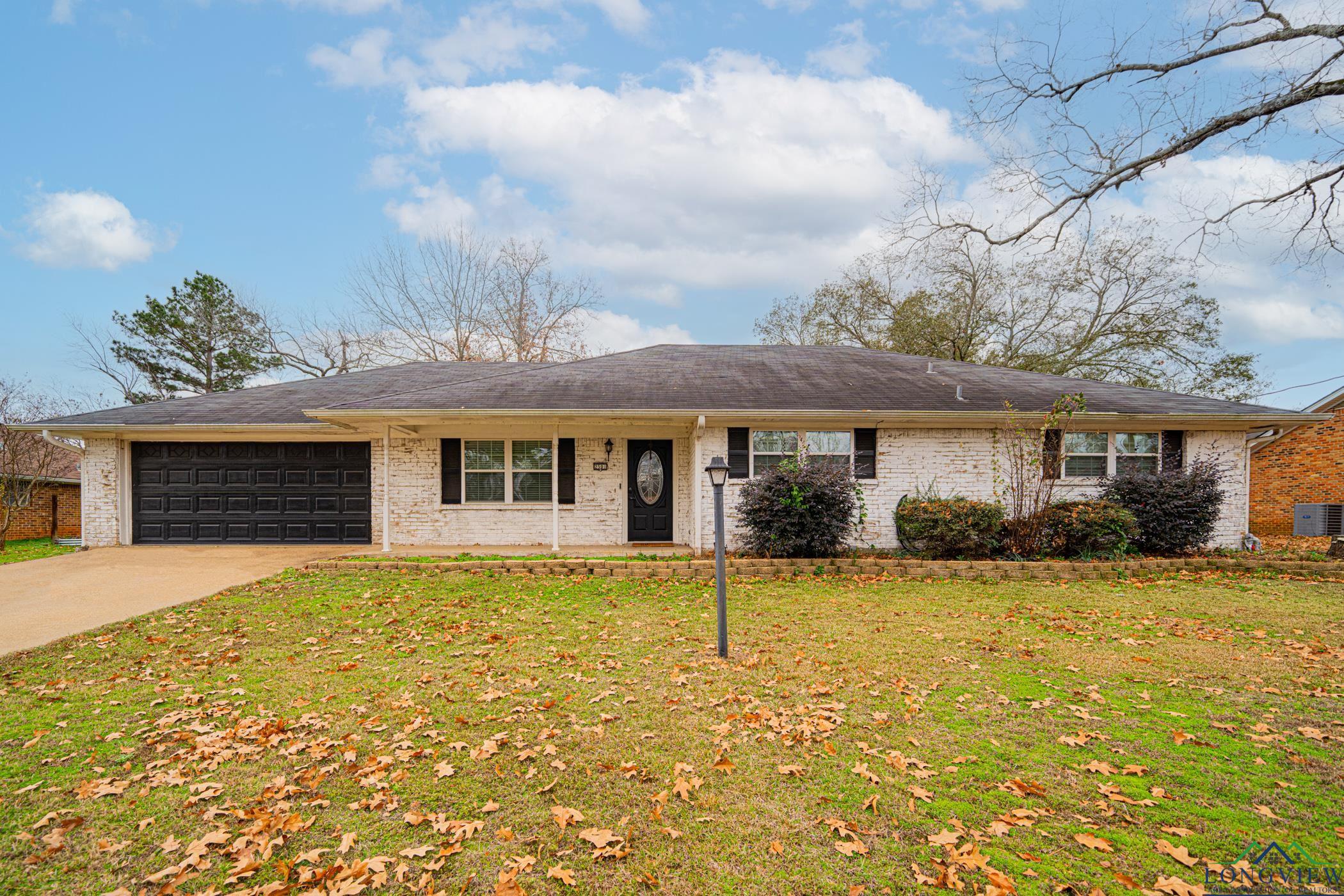 2501 Woodbine Dr, Gladewater, Texas image 1