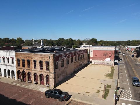 Townhouse For Sale - 109 N Polk Street<br/> Marion County, Jefferson, TX 75657